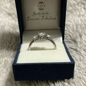 Women’s Engagement Ring